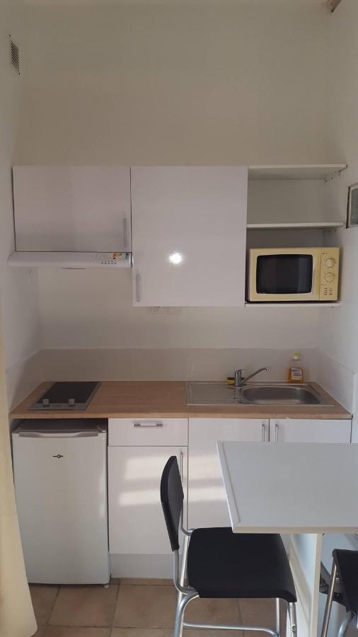 Studio 2 Personnes Vue Marais Salant Parking Et Terrasse Proche Commodite Hyères Exterior foto